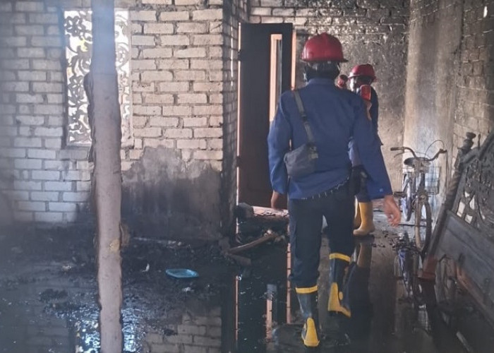 Gegara Anak Main Korek Api, Rumah Warga Panceng Gresik Ludes Terbakar