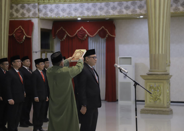 Kepemimpinan Taktis Jelang SOTK Baru, Gus Fawait Lantik Akhmad Helmi Luqman sebagai Pj Sekda Jember