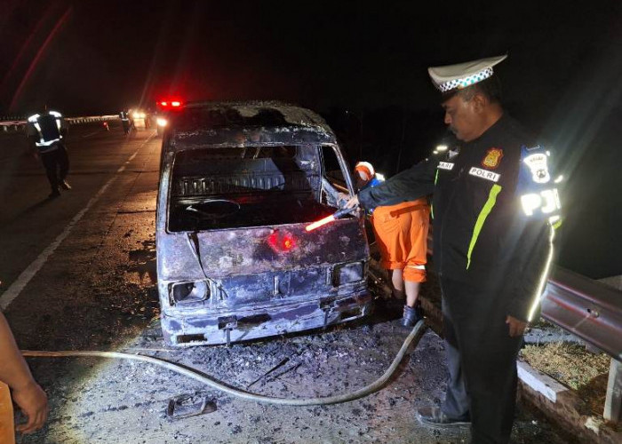 Korsleting, Pikap Terbakar di Tol Gempas