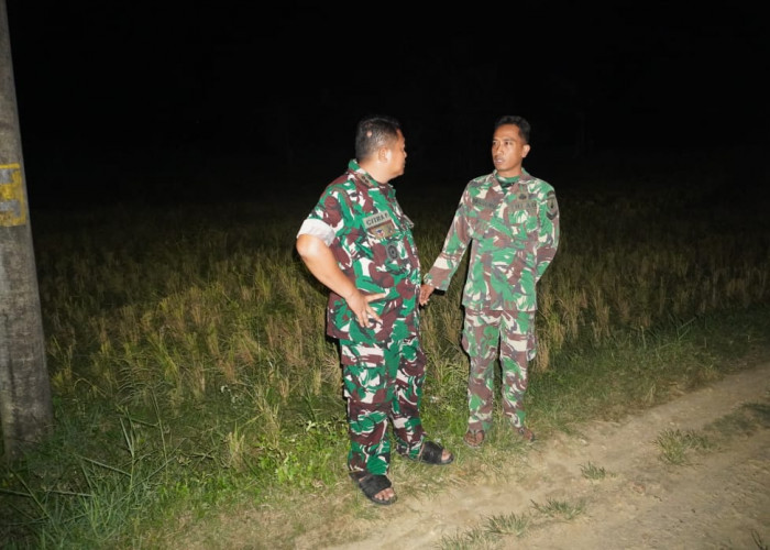 Dansatgas TMMD 127 Sumenep Turun Malam Pantau Pembangunan Jalan