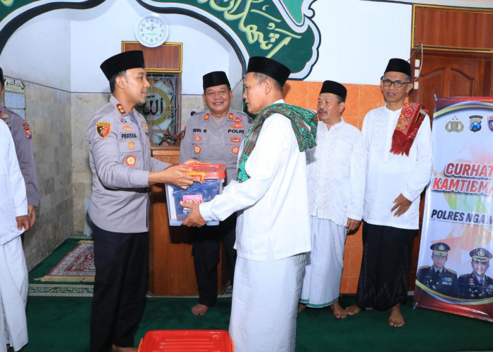 Pererat Silaturahmi, Kapolres Ngawi Gelar Safari Jumat di Sine