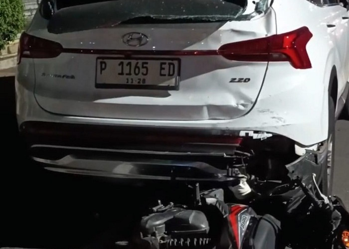 Pemotor Asal Bondowoso Kritis Tabrak Mobil Parkir di Situbondo