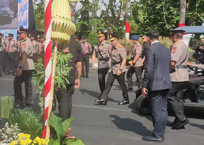 Hari Juang Polri 2026 di Surabaya, Kapolri Bacakan Proklamasi Polisi