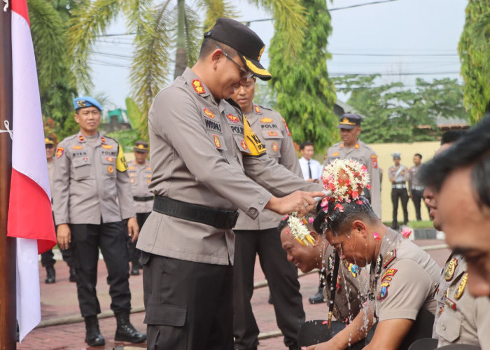 Jelang Pergantian Tahun, 32 Anggota Polres Proboliggo Naik Pangkat