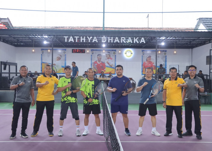 Final Turnamen Tenis Lapangan Piala Kapolres Kediri 2026 Berlangsung Meriah