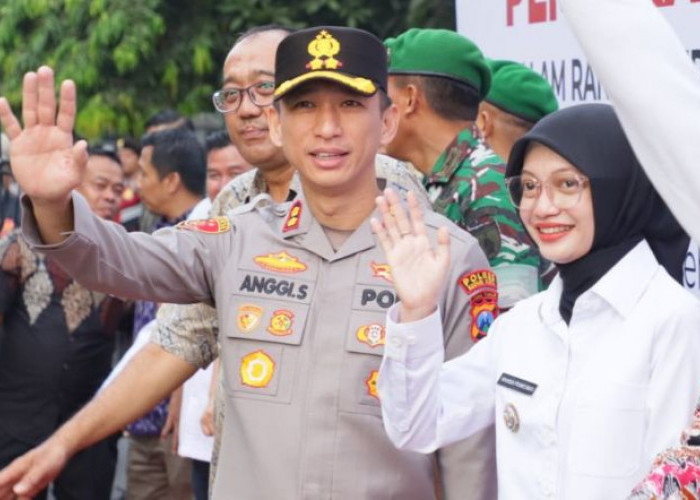 Kapolres Kediri Kota Kawal Pemberangkatan Buruh ke Peresmian Monumen Marsinah