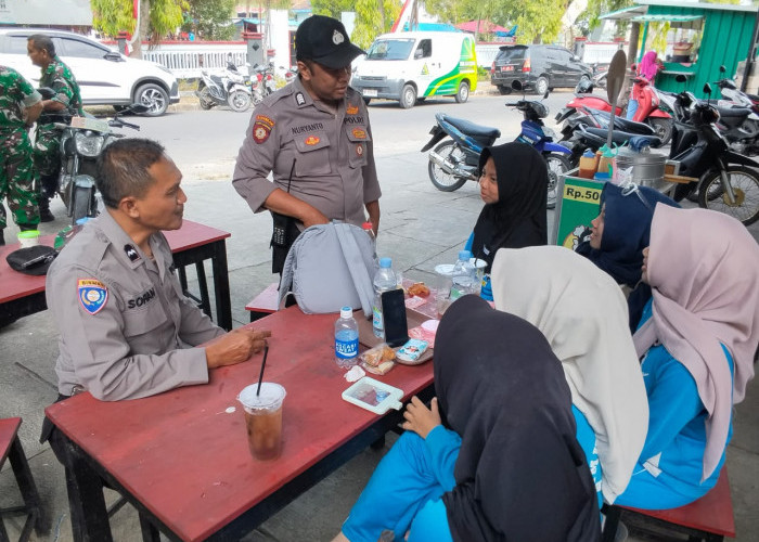 Polisi Ngawi Edukasi Warga Kasreman Tertib Berlalu Lintas, Cegah Narkoba dan Sosialisasikan Layanan 110
