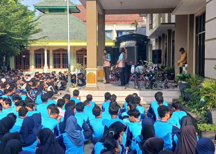 Cegah Bullying, Satbinmas Polres Kediri  Sasar SMK Bhakti Mulia dan SMPN 2 Pare