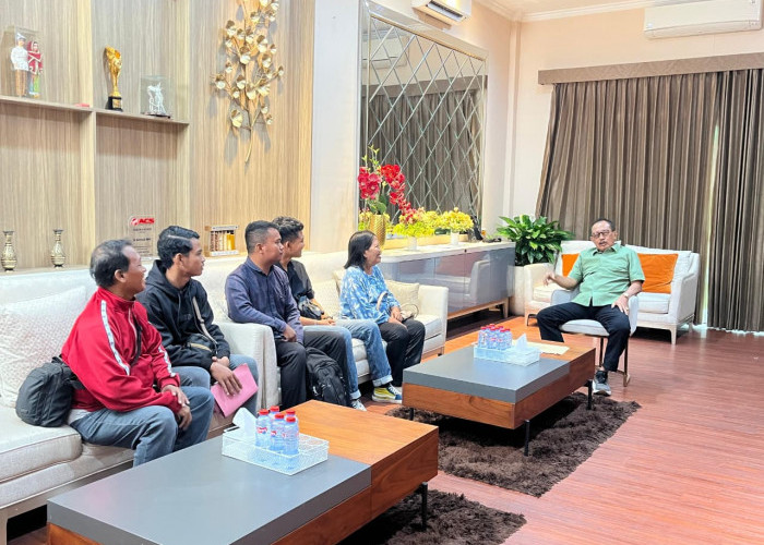 Tagih Janji Mantan Camat Pakal, Korban Penipuan Rekrutmen Satpol PP Ultimatum Lapor Polisi