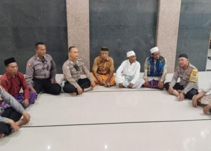 Jelang Pilkada Serentak, Polsek Karangpilang Gelar Safari Subuh