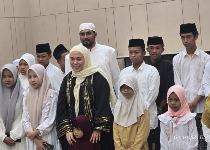 Abd Aziz Salim Syabibi Santuni Puluhan Anak Yatim di Sumenep