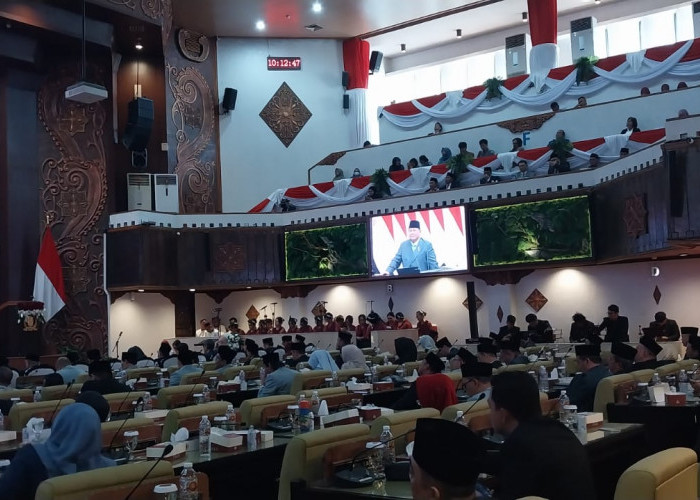 Pimpin Paripurna Istimewa HUT ke-81 RI, Ketua DPRD Jatim M. Musyafak Rouf Ingatkan Amanat Keadilan Sosial
