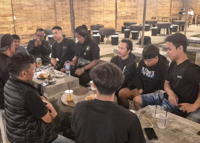 Ngopi Bareng Tokoh Pencak Silat, Kapolsek Boyolangu Perkuat Sinergi Jaga Kamtibmas