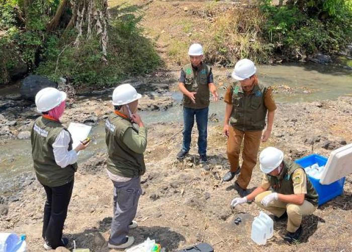 DLH Madiun Uji Air Sungai TPA Kaliabu, Targetkan Laboratorium Terakreditasi 2025