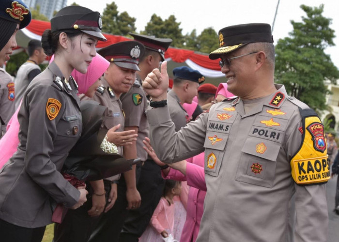 Viral Foto Polwan Polda Jatim Mirip Artis dan Model Korea saat Kenaikan Pangkat