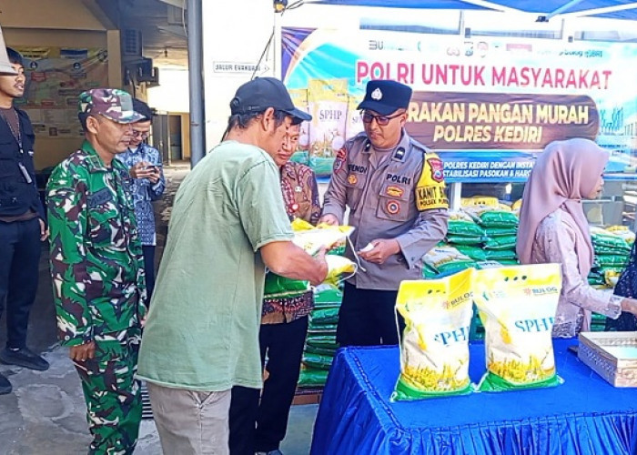 Polsek Purwoasri Dukung GPM dengan Salurkan Beras 1,5 Ton