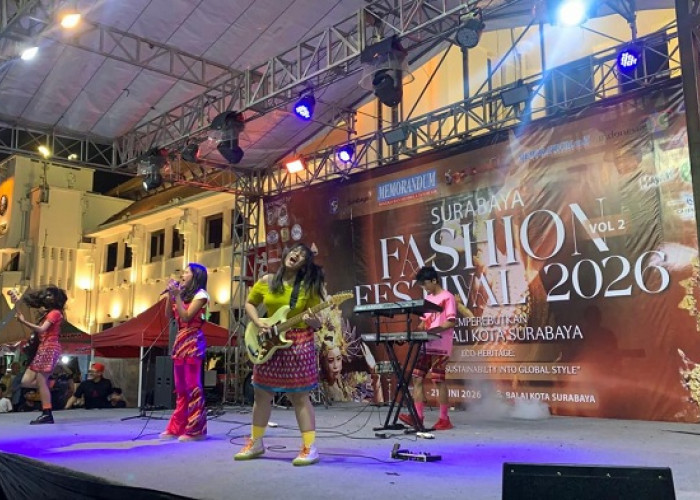 Bawakan Musik Fusion, Smada Little Band SMAN 2 Surabaya Guncang Panggung SFF 2026