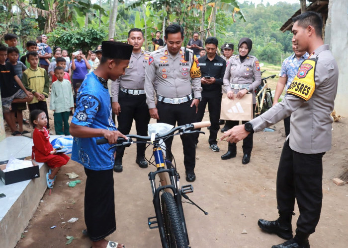 Kapolres AKBP Bayu Pratama Gubunagi Beri Empati Pada Alif Siswa SMA Kartika IV-2 Jember