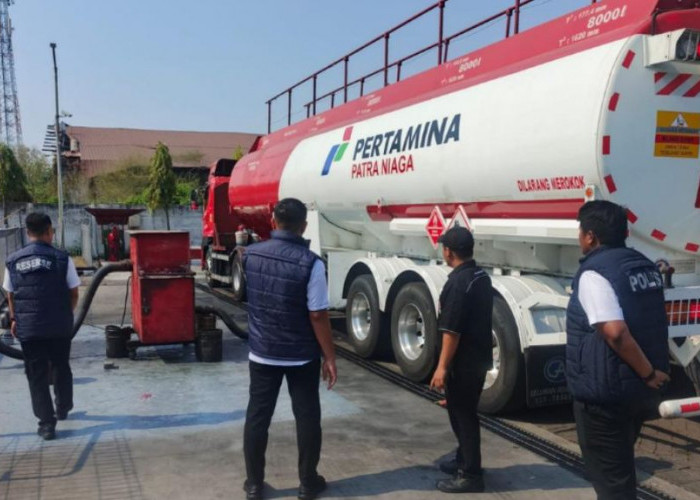 Polres Pelabuhan Tanjung Perak Pastikan Distribusi BBM Aman, Pasokan Pertalite dan Solar di SPBU Lancar