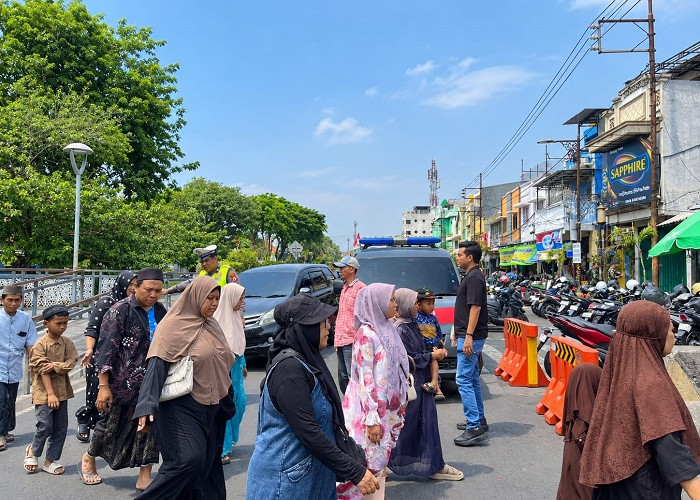Polsek Semampir Perketat Patroli Kawasan Religi Ampel, Antisipasi Kejahatan 3C