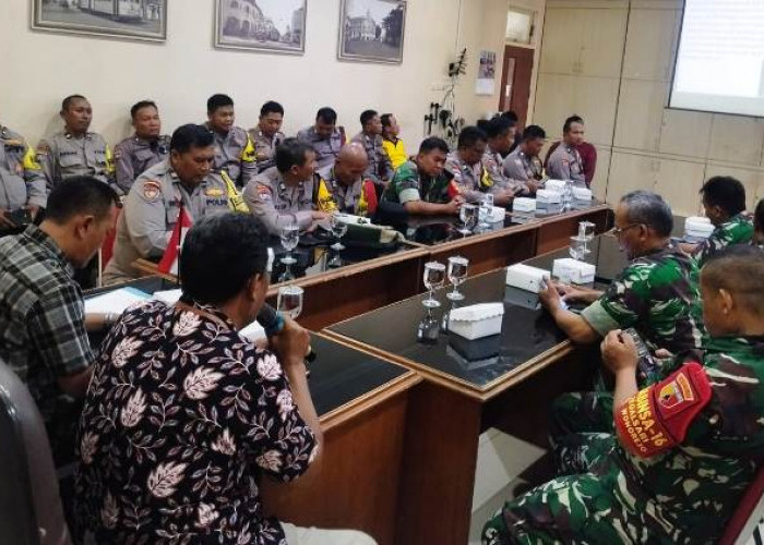 Polsek Lakarsantri Hadiri Rapat Koordinasi Lintas Sektor untuk Jaga Kondusivitas Surabaya