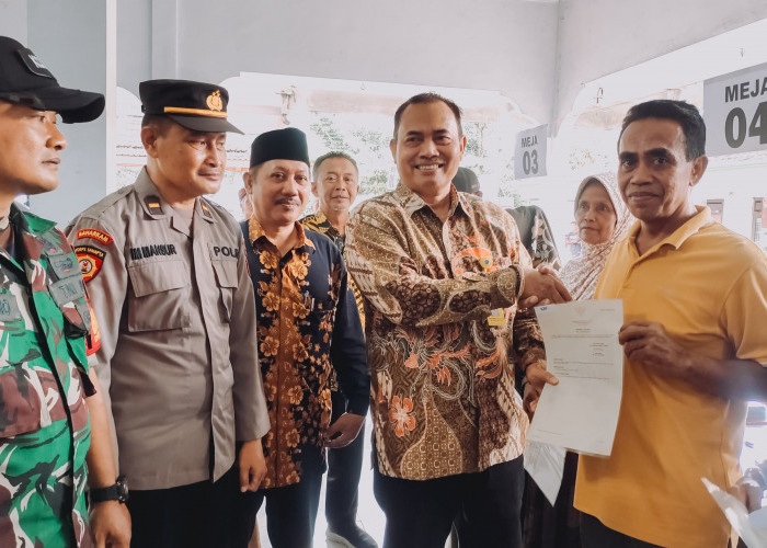 Kakantah Trenggalek Roadshow, Bagikan Ribuan Sertipikat Program PTSL ke Desa-desa