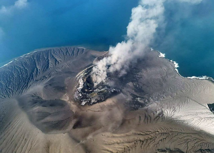 Erupsi dan Sebaran Abu Vulkanik Anak Krakatau Dipantau Presiden