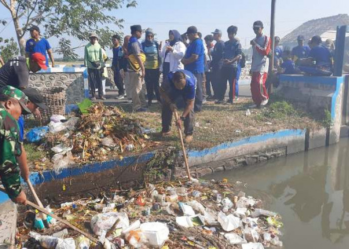 Wabup Situbondo Ulfiyah Tekankan Pemilahan Sampah dari Rumah Tangga