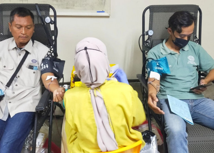 Ketuk Hati Lewat Gadget, Aksi Donor Darah Warga Balung Sukses Kumpulkan 42 Kantong di Awal Tahun Hijriah