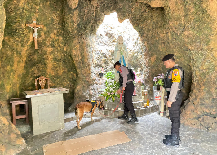 Polres Nganjuk Sterilisasi Gereja, K9 dan Metal Detector Diterjunkan