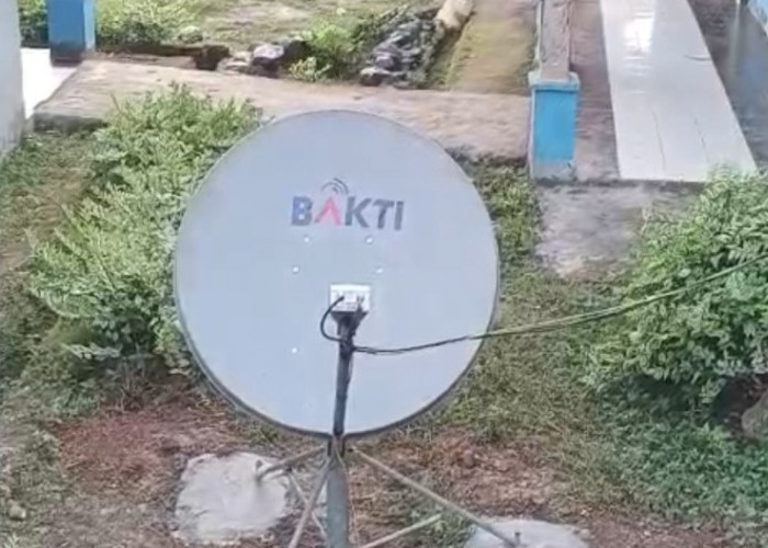 Siswa SMPN 03 Lambitu Bima Kini Bisa Akses Internet Tanpa Naik Bukit