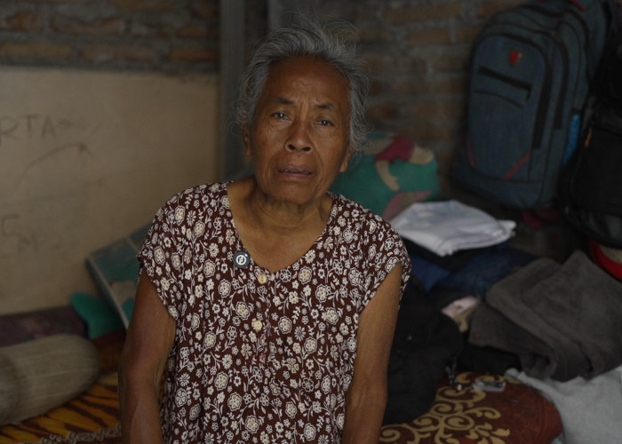 Sekolah Rakyat Bantu Mbah Aina Antar Anak Asuh Yatim Piatu Kejar Cita-Cita Jadi Tentara