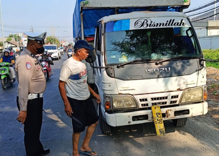 Operasi Zebra Semeru 2024, Polisi Gresik Tindak Pelanggaran Lalu Lintas