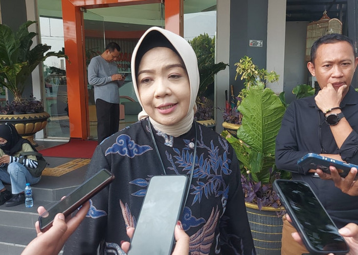 Kadinsos Surabaya, Anna Fajriatin: Enak Jogging di Kantor