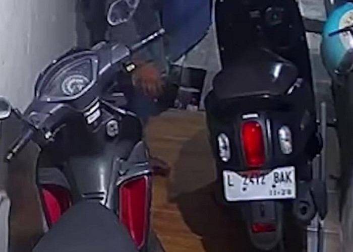 Honda Fazzio L 2412 BAK Digondol Maling di Wonokromo, Aksi Pelaku Terekam CCTV