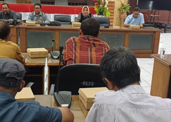 Ribuan Ton Gula Petani Tebu Tak Terjual, APTR Minta DPRD Situbondo Carikan Investor