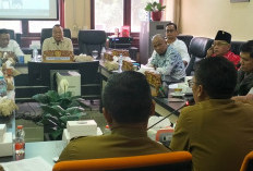 Ratusan Warga Surabaya Barat Mengadu ke DPRD Usai Program PTSL Gratis Batal