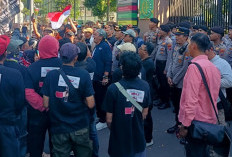 Kejati Jawa Timur Didemo Tiga Elemen Masyarakat, Polsek Gayungan Pastikan Aksi Kondusif