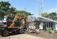 Enam Bangli di TPU Keputih Dibongkar, Pemkot Selamatkan Aset 1.800 Meter Persegi untuk Perluasan Makam