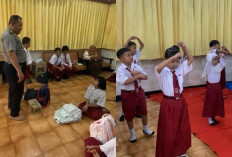 Kapolsek Simokerto Ajak Siswa SD Kemala Bhayangkari Senam dan Hafalkan Alquran
