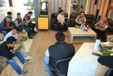 Ngopi dan Santap Nasi Krawu, Kapolres Gresik Pererat Sinergi dengan Awak Media