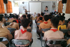 Polsek Wiyung Tertibkan Siswa SMPN 51 Surabaya yang Nekat Berkendara Motor ke Sekolah