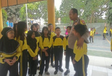 Sambang SDN Wiyung 1, Bhabinkamtibmas Sosialisasi Cegah Bullying hingga Balap Liar