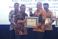 Kasubdit III Jatanras Polda Jatim Diganjar Penghargaan PWI Award Sebagai Tokoh Rastra Sewakottama