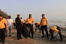 Polresta Tuban Gelar Green Policing di Pantai Cemara, Tanam 200 Bibit Pohon