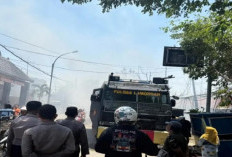 Dipicu Letupan dari Tumpukan Plastik, Gudang Rosokan Sukomulyo Lamongan Ludes Terbakar