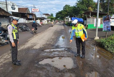 Hindari Jalan Berlubang, Pemotor di Kencong Jember Tewas Terlindas Dump Truck