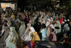 Awal Ramadan 1447 H, MH Said Abdullah Bagikan Zakat Mal kepada Ribuan Jemaah Sumenep