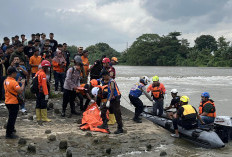 Mayat Misterius Tanpa Busana Gegerkan Sungai Brantas, Terjebak Pusaran DAM Sipon