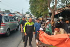 Tabrak Innova Parkir di Jalan Tambak Kemerakan Krian, Pengendara PCX Asal Balongbendo Tewas